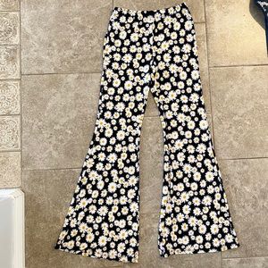 FOREVER21 Daisy floral bell bottoms hippie pants